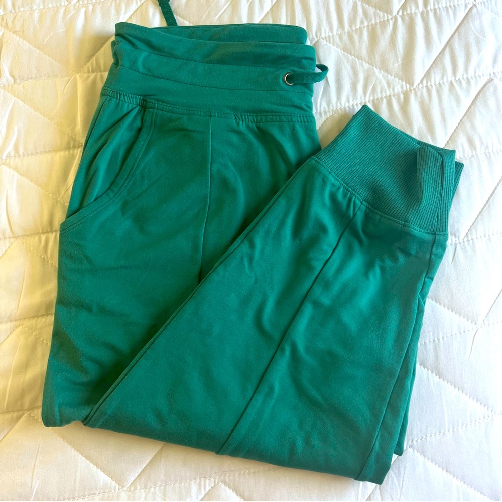 Beautiful green women’s joggers size medium